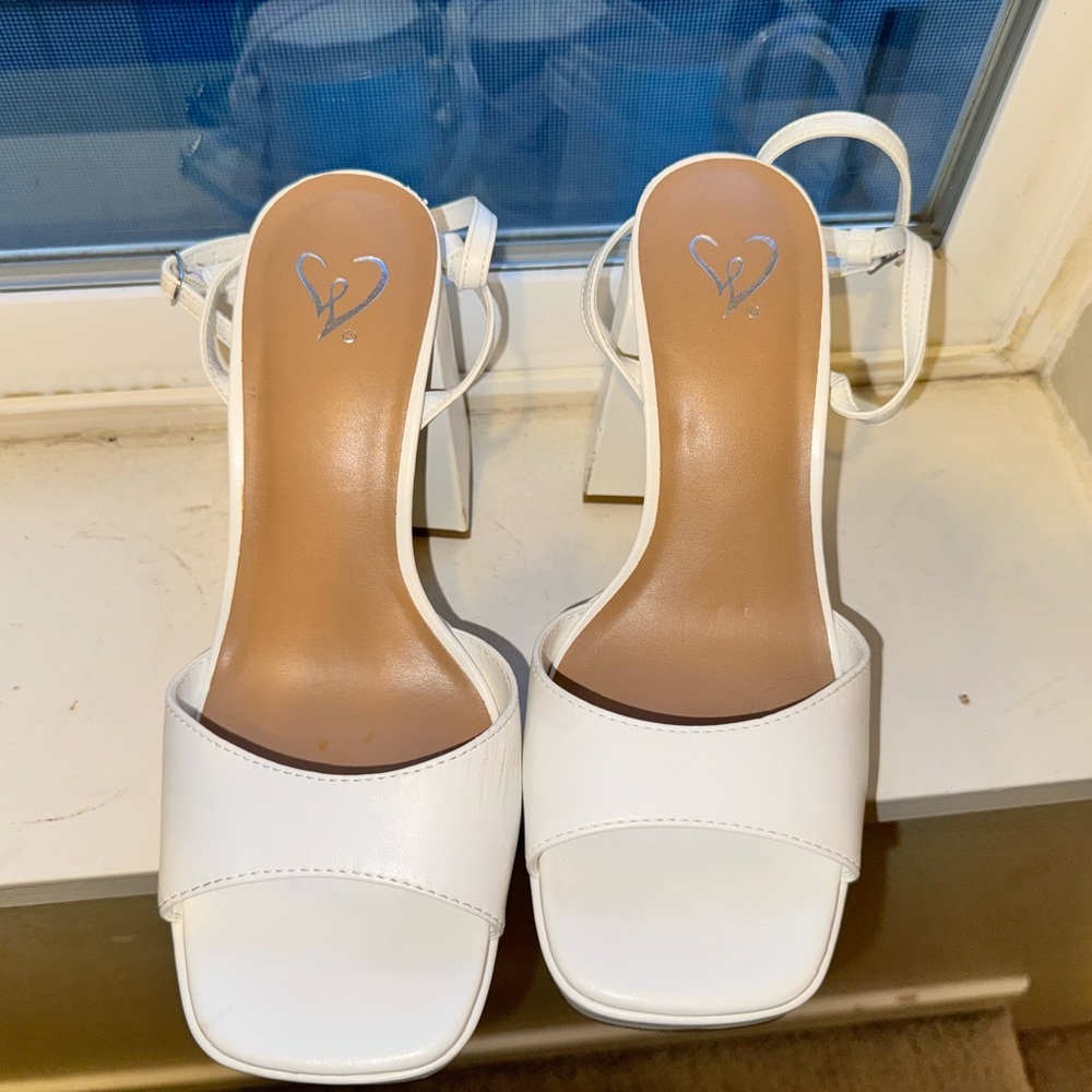 Windsor White Heels Elegant and Stylish